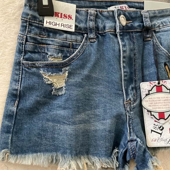 🌼4/$10🌼 NWT [1st KISS ] Wild Cat Embroidered Short Shorts | Junior 3 - Picture 4 of 5
